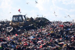 Kondisi Tempat Pembuangan Akhir (TPA) Suwung, Denpasar, Bali, Senin (30/3/2026).