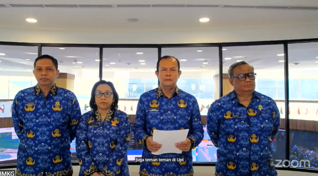 Konferensi Pers Update Peringatan Dini Tsunami Dampak Gempabumi M7.6 di Perairan Sulut