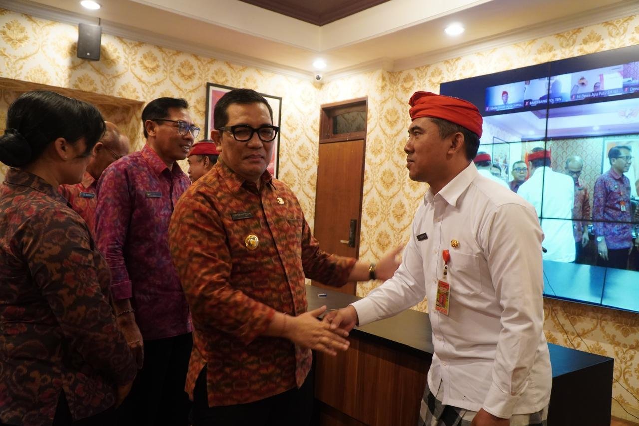 Bupati Tabanan I Komang Gede Sanjaya