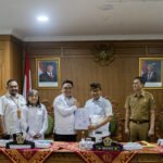 Bupati Wayan Adi Arnawa saat entry meeting BPK atas LKPD Kabupaten Badung TA 2025, di Ruang Pertemuan Kriya Gosana, Puspem Badung, Senin (6/4).