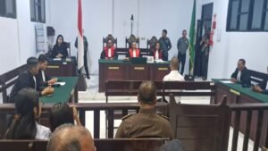 Mesias Victor Siahaya dalam ruangan persidangan, di Pengadilan Negeri Ambon.