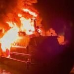 KM. Ekspres Bahari 9B mengalami kebakaran di pelabuhan Harian, Saparua, Kabupaten Maluku Tengah.