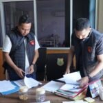 Tim penyidik Kejaksaan Tinggi Sumatera Selatan melakukan penggeledahan dalam penyidikan dugaan tipikor pada lalu lintas pelayaran di Sungai Lalan, Kabupaten Musi Banyuasin (Muba), Selasa (14/4/2026).