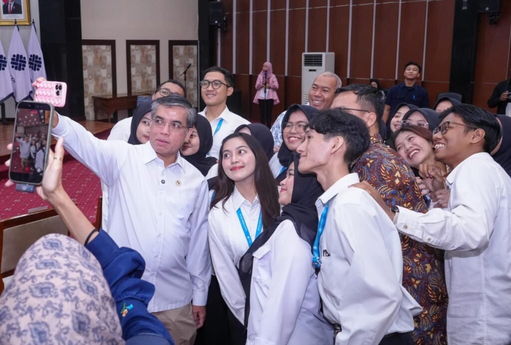 Menaker Yasierli secara resmi menutup Program Pemagangan Nasional Batch I yang diikuti 16.112 peserta pada periode Oktober 2025 hingga April 2026. Penutupan program dilakukan di Jakarta, Jumat (24/4/2026).