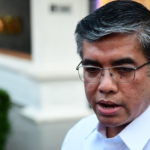 Menteri Ketenagakerjaan (Menaker), Yassierli, menyampaikan keterangannya ke awak media usai dipanggil Presiden Prabowo Subianto di Istana Merdeka, Jakarta, pada Senin, 27 April 2026.