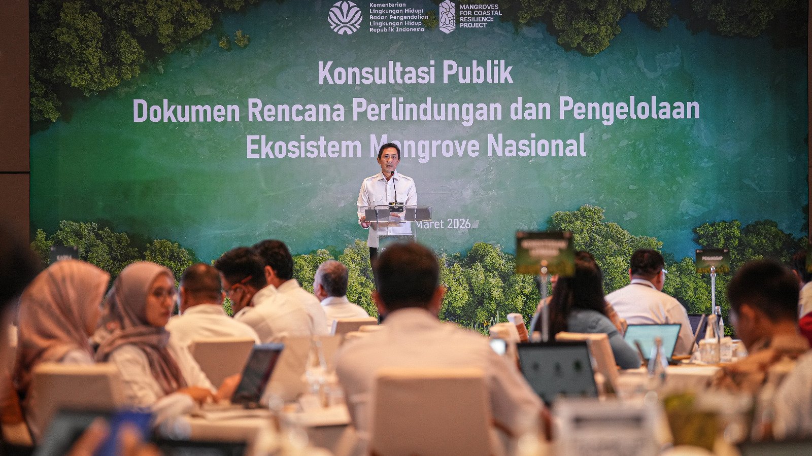 Pemerintah melalui Kementerian Lingkungan Hidup/Badan Pengendalian Lingkungan Hidup (KLH/BPLH) menggelar konsultasi publik Dokumen Rencana Perlindungan dan Pengelolaan Ekosistem Mangrove (RPPEM) Nasional.