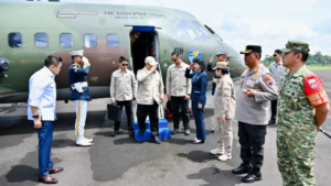 Presiden Prabowo Subianto tiba di Bandar Udara Tunggul Wulung, Kabupaten Cilacap, pada Selasa, 28 April 2026 pukul 12.07 WIB untuk melakukan kunjungan kerja di Provinsi Jawa Tengah.