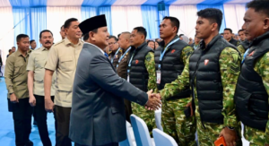Presiden Prabowo Subianto menghadiri acara penyerahan denda administratif dan penyelamatan keuangan negara, serta penguasaan kembali kawasan hutan tahap VI yang digelar di Kompleks Kejaksaan Agung Republik Indonesia, Jakarta, pada Jumat, 10 April 2026.