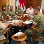 Presiden Prabowo Subianto menerima Kepala Staf Angkatan Darat (KSAD) Maruli Simanjuntak bersama jajaran pejabat utama TNI Angkatan Darat di Istana Merdeka, Jakarta, Kamis (16/4/2026).