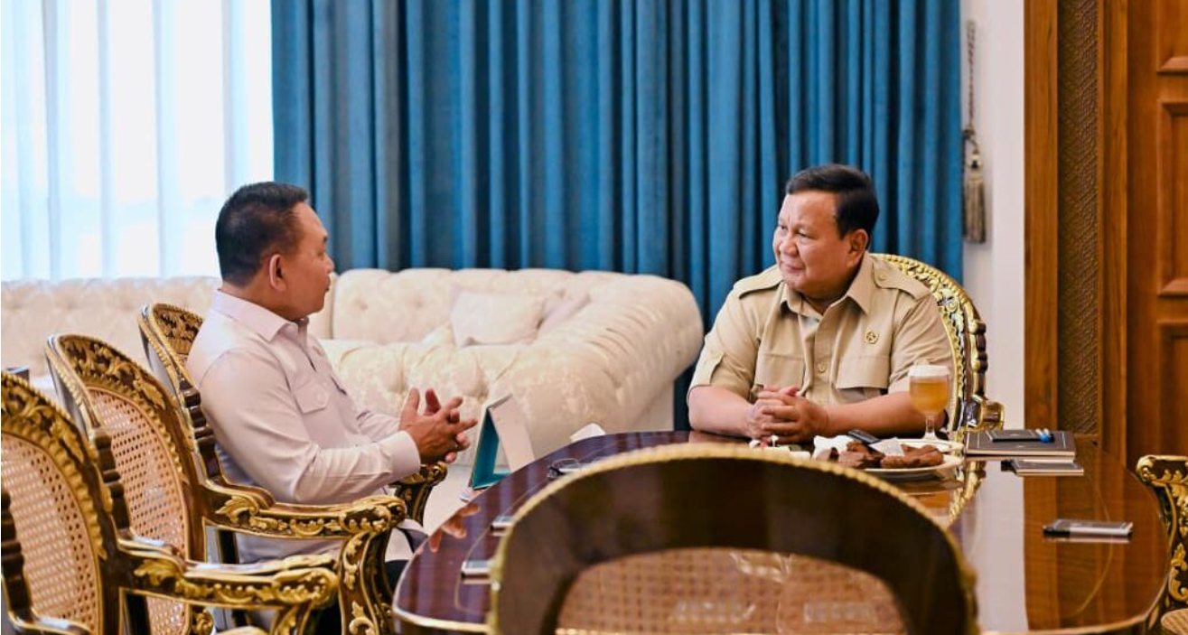 Presiden Prabowo Subianto menerima Penasihat Khusus Presiden Bidang Pertahanan Nasional Jenderal TNI (Purn) Dudung Abdurachman di Istana Merdeka, Jakarta, pada Selasa, 21 April 2026.