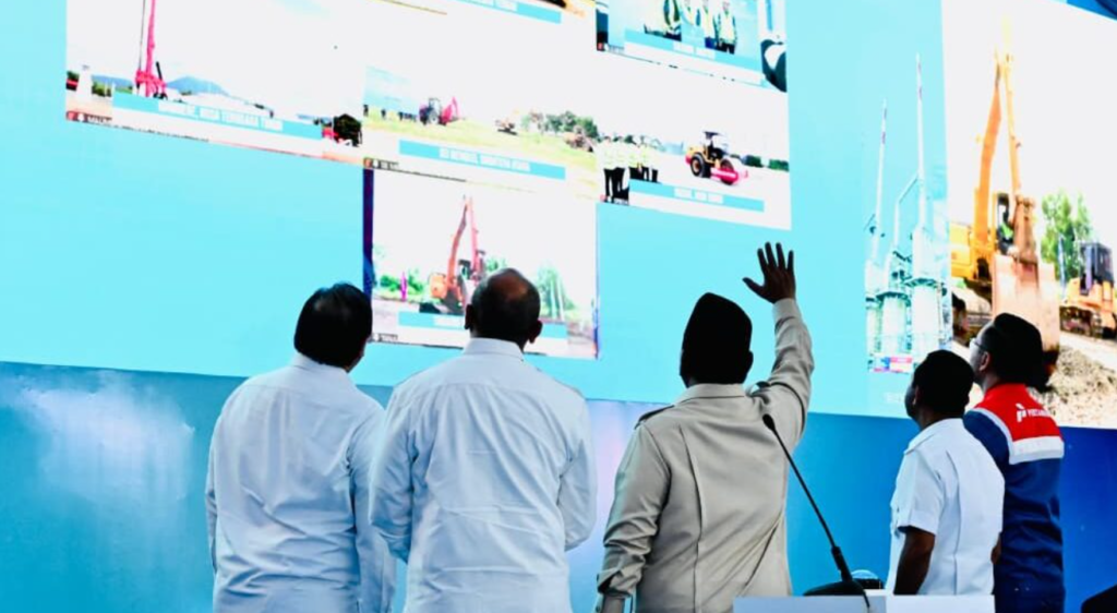 Presiden Prabowo Subianto melakukan groundbreaking proyek hilirisasi nasional tahap II di Refinery Unit IV Cilacap, Jawa Tengah, pada Rabu, 29 April 2026.