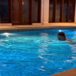 Presiden Prabowo Subianto memulai aktivitasnya pada Sabtu pagi, 18 April 2026, dengan menjalankan rutinitas olahraga di kediaman pribadinya di Hambalang, Jawa Barat.