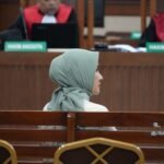 Saksi Nicke Widyawati, menjabat sebagai Direktur Utama PT Pertamina periode 2018-2023.