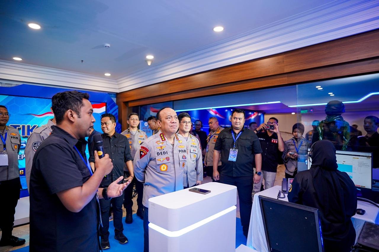Wakil Kepala Kepolisian Republik Indonesia, Prof. Dr. Dedi Prasetyo, S.H., M.Hum., M.Si., M.M. pada acara Peluncuran fitur terbaru Super App Polri.