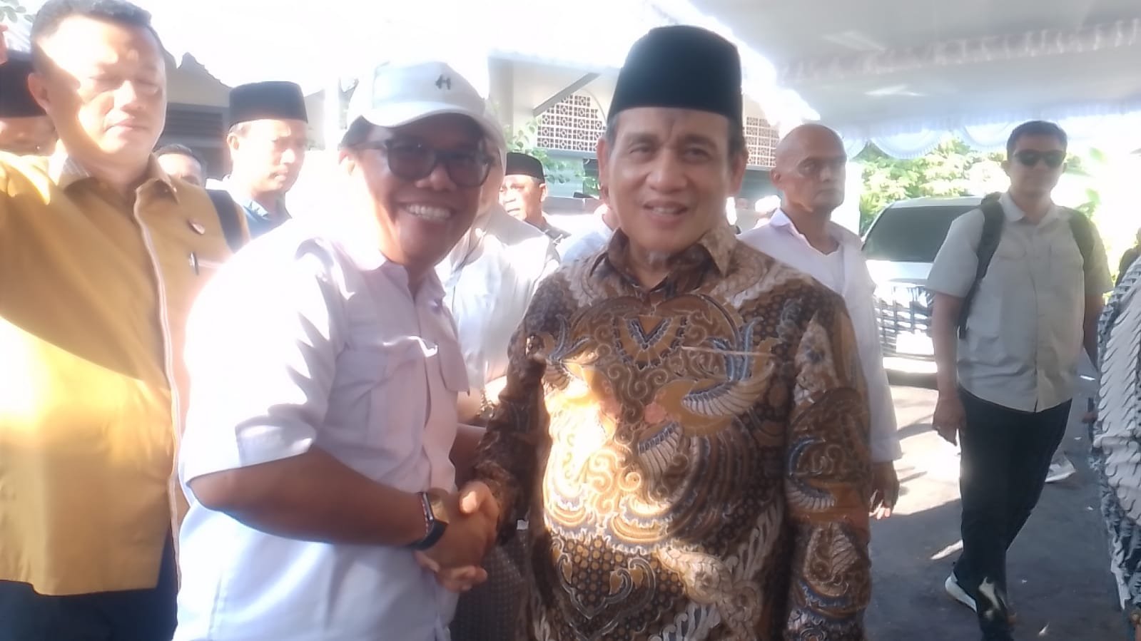 Wakil Menteri Agama RI Romo H.R. Muhammad Syafi’i saat menghadiri peresmian Musholla Keramat di Kelurahan Banjar Jawa, Buleleng, Jumat (24/4/2026).