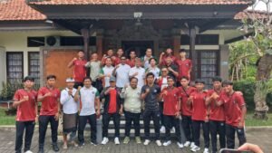 Bupati Wayan Adi Arnawa resmi melepas tim sepak bola PS Badung untuk berlaga dalam kompetisi Liga 4 Nasional di Rumah Jabatan Bupati Badung, Rabu (27/5).