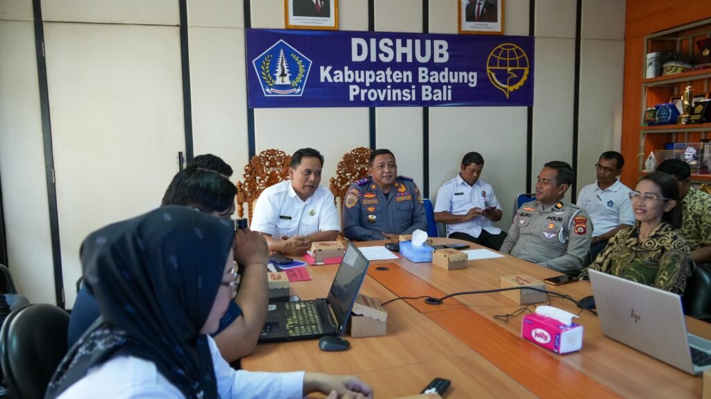 Dinas Perhubungan Kabupaten Badung menggelar rapat koordinasi di Ruang Rapat Kepala Dinas Perhubungan Badung, Rabu (13/5). (Foto: Istimewa)
