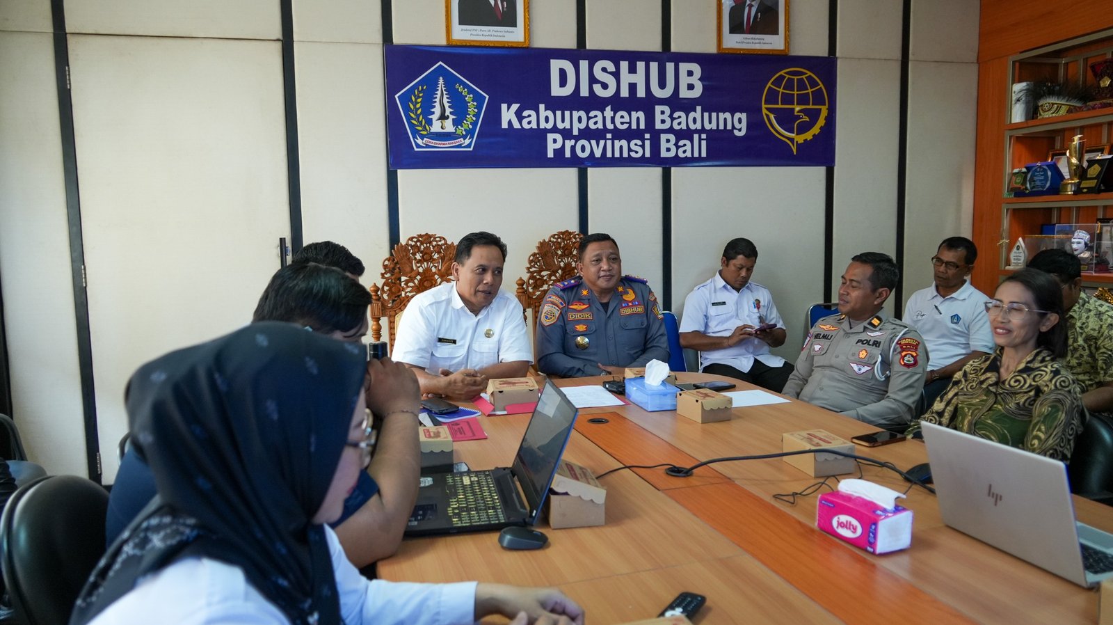 Dinas Perhubungan Kabupaten Badung menggelar rapat koordinasi di Ruang Rapat Kepala Dinas Perhubungan Badung, Rabu (13/5). (Foto: Istimewa)