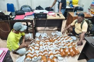 Sejumlah barang bukti berupa 825 Kilogram Merkuri telah diamankan pihak kepolisian.