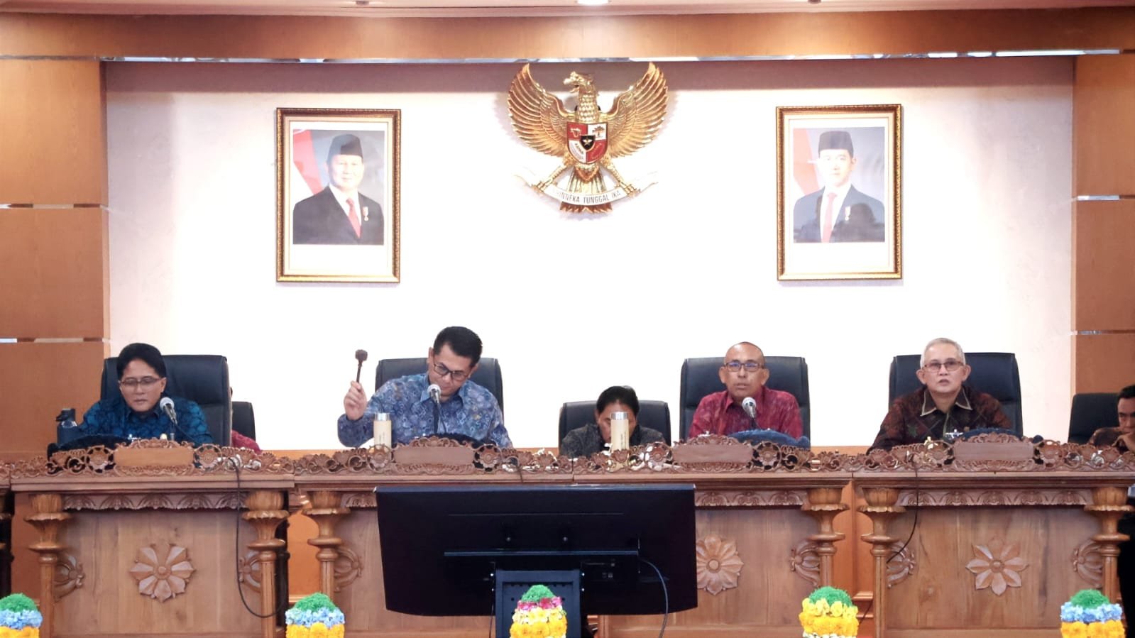 Dewan Perwakilan Rakyat Daerah Bali resmi menyetujui Perubahan Rancangan Peraturan Daerah (Ranperda) Nomor 1 Tahun 2024 tentang Pajak dan Retribusi Daerah menjadi peraturan daerah (Perda) dalam Rapat Paripurna ke-37 Masa Persidangan III Tahun Sidang 2025-2026 di Denpasar, Senin (18/5/2026).