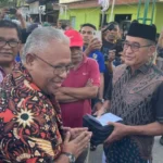 Calvin Tetelepta, berbagi hewan kurban kepada masyarakat di Kota Ambon.