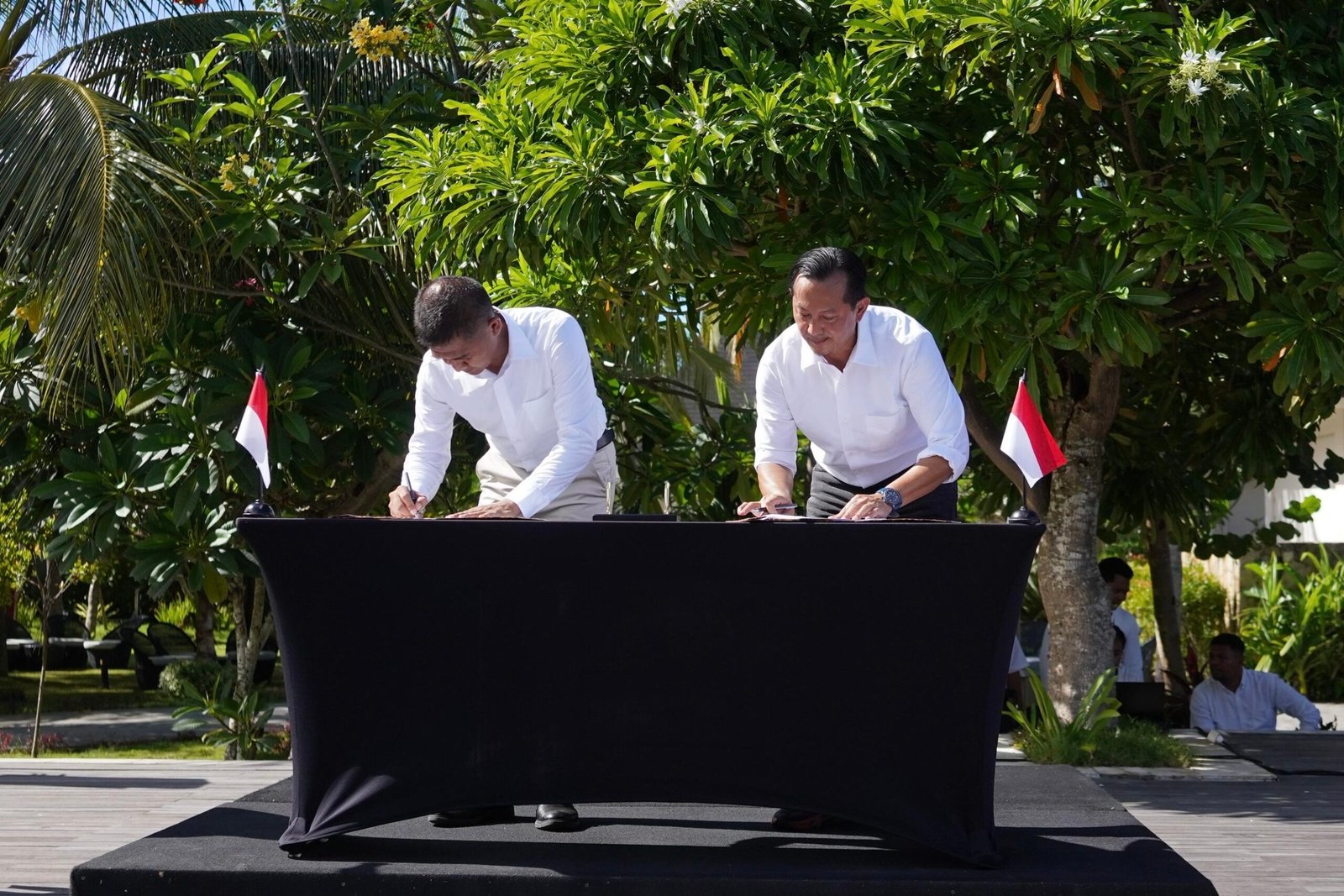 Acar serah terima jabatan yang berlangsung di Pullman Lombok Mandalika Beach Resort, pada Minggu (3/5).