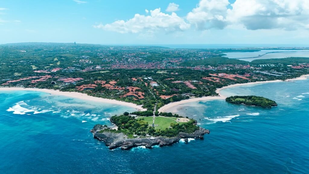 Indonesia atau InJourney Tourism Development Corporation (ITDC) memperkuat komitmen pengembangan pariwisata berkelanjutan melalui optimalisasi Ruang Terbuka Hijau (RTH) di kawasan The Nusa Dua dan The Mandalika