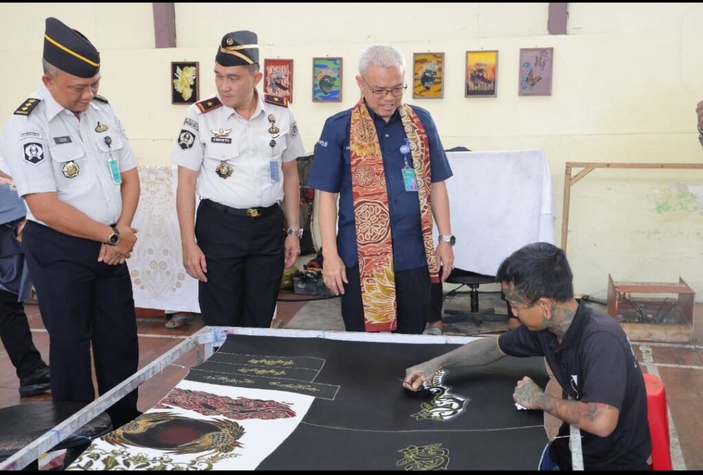 Sekretaris Jenderal Kementerian Ketenagakerjaan (Kemnaker), Cris Kuntadimengunjungi peserta magang di Lembaga Pemasyarakatan (Lapas) Kelas I Malang, Jawa Timur, Kamis (7/5/2026).