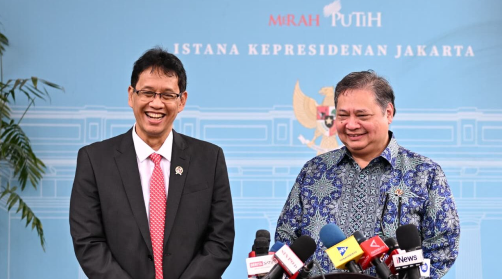 Menteri Koordinator Bidang Perekonomian Airlangga Hartarto dan Menteri Keuangan Purbaya Yudhi Sadewa menyampaikan keterangann usai bertemu Presiden Prabowo Subianto di Kompleks Istana Kepresidenan, Jakarta, Jumat, 22 Mei 2026.