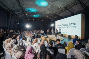 Dalam sesi talkshow “Pola Asuh Cerdas di Era Digital”, para pembicara dari Meta, Komdigi, dan ECPAT Indonesia berbagi perspektif mengenai pentingnya kolaborasi dalam mendukung keamanan digital remaja.