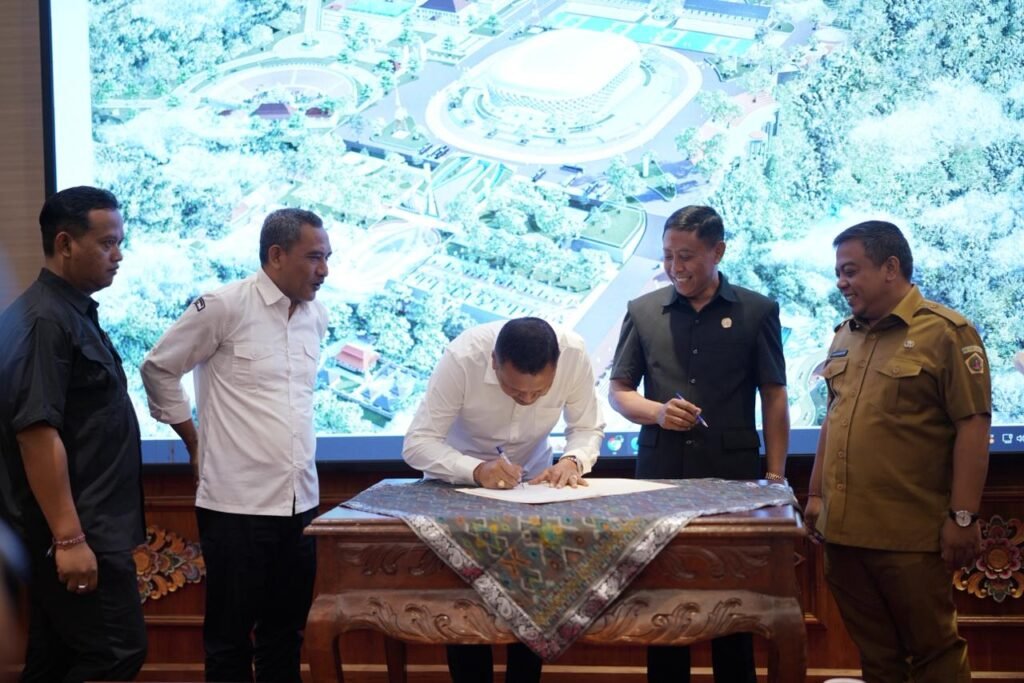 Penandatangan MoU antara Pemkab Gianyar dengan KPU Kabupaten Gianyar.