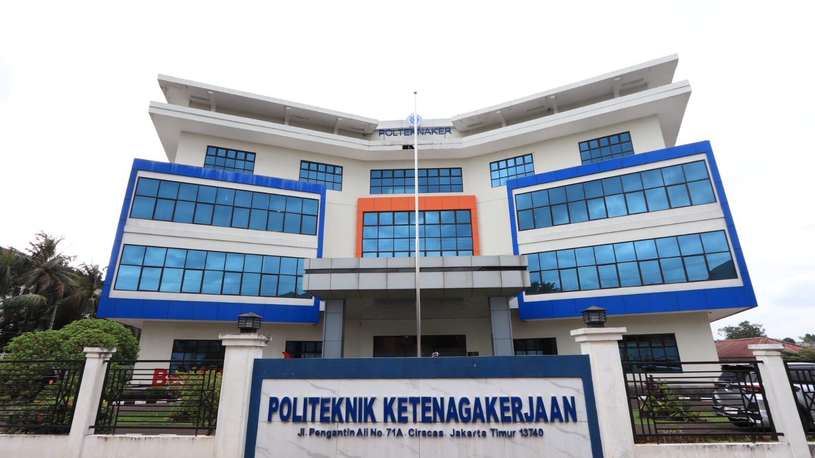 Politeknik Ketenagakerjaan (Polteknaker)