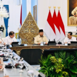 Presiden Prabowo Subianto menggelar rapat terbatas bersama sejumlah menteri Kabinet Merah Putih dan Komite Stabilitas Sistem Keuangan (KSSK) di Istana Merdeka, Jakarta, pada Selasa, 5 Mei 2026.