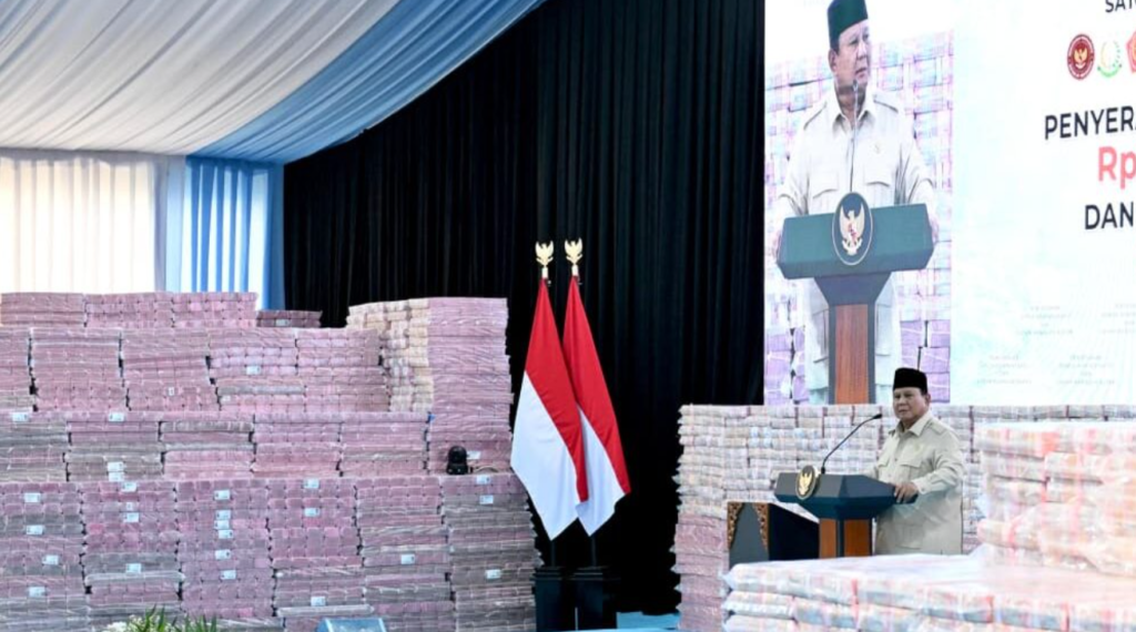 Presiden Prabowo Subianto memberikan sambutan dalam acara yang digelar di kompleks Kejaksaan Agung Republik Indonesia, Jakarta, pada Rabu, 13 Mei 2026.
