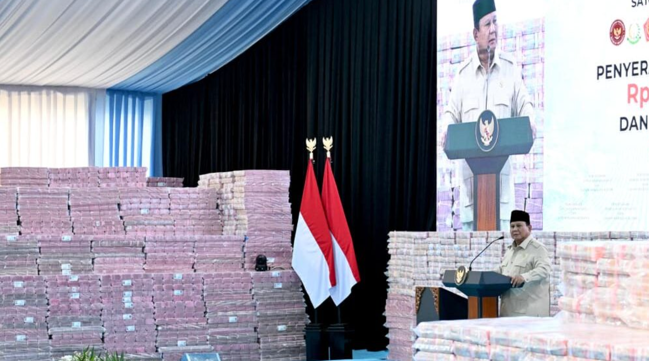 Presiden Prabowo Subianto memberikan sambutan dalam acara yang digelar di kompleks Kejaksaan Agung Republik Indonesia, Jakarta, pada Rabu, 13 Mei 2026.