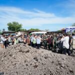 rombongan melanjutkan agenda dengan meninjau langsung lokasi proyek PSEL Denpasar Raya dan calon lokasi Pembangkit Energi (PSE) BBM Terbarukan.