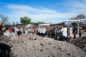 rombongan melanjutkan agenda dengan meninjau langsung lokasi proyek PSEL Denpasar Raya dan calon lokasi Pembangkit Energi (PSE) BBM Terbarukan.