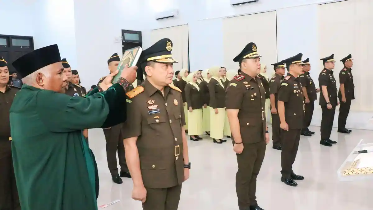 Kajati Maluku, Rudy Irmawan lantik empat Kajari.