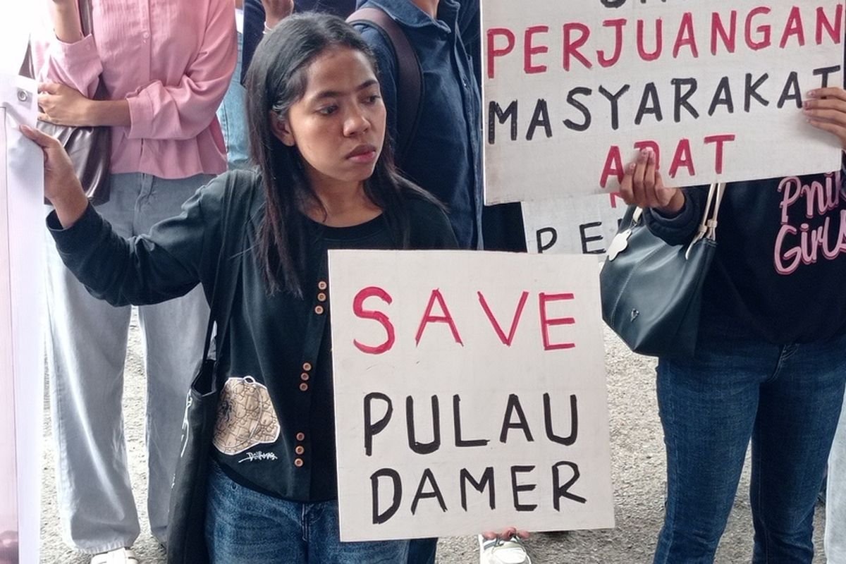 Warga masyarakat Damer, Kabupaten Maluku Barat Daya, menolak Penetapan Kawasan Konservasi Perairan.
