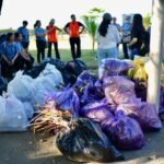 Aksi bersih pantai dalam rangka memperingati Hari Laut Sedunia (World Ocean Day) 2026 menghasilkan ratusan kilogram sampah yang berhasil dikumpulkan dari kawasan Pantai Padang Galak, Denpasar.