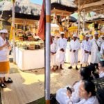 Bupati Wayan Adi Arnawa saat menghadiri Karya Mamungkah, Ngenteg Linggih di Pura Dalem Petanian Dukuh Kelan, Desa Adat Kelan, Kelurahan Tuban, Kecamatan Kuta, Senin (22/6).
