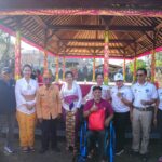Ketua K3S Badung, Nyonya Rasniathi Adi Arnawa dan Ketua GOW Badung, Nyonya Yunita Alit Sucipta, menggelar aksi sosial dan lingkungan di Monumen Pahlawan Cakra Bioha Panca Bhakti, Blumbungan, Desa Sibang Kaja, Selasa (24/6).