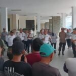 Puluhan sopir angkutan kota Ambon, jalur Passo, Hunuth dan Waiheru menggelar demonstrasi damai di Kantor Dinas Perhubungan Provinsi Maluku.