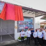 Wabup Bagus Alit Sucipta saat meresmikan Tempat Penampungan Sementara Sampah Spesifik B3 dan Limbah B3 (TPSSS-B3) di TPST Mengwitani, Rabu (3/6).