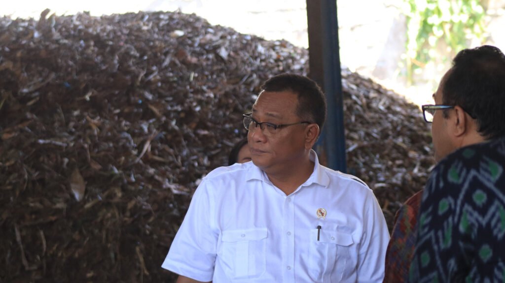 Menteri Lingkungan Hidup/Kepala Badan Pengendalian Lingkungan Hidup (BPLH), Moh Jumhur Hidayat