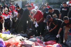 Wakil Bupati Tabanan I Made Dirga bersama jajaran ASN, TNI, dan masyarakat mengikuti kegiatan Resik Sampah di kawasan Lapangan Alit Saputra, Tabanan, Jumat (5/6), dalam rangka memperingati Hari Lingkungan Hidup Sedunia 2026 dan Bulan Bung Karno VIII.