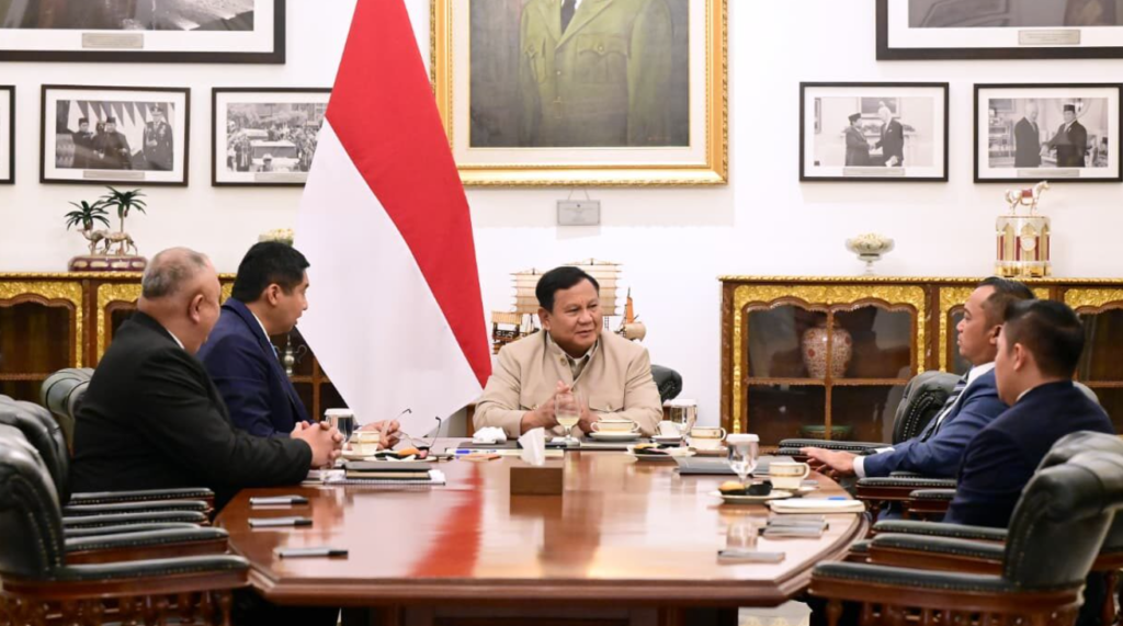 Presiden Prabowo Subianto menerima Menteri Perumahan dan Kawasan Permukiman (PKP) Maruarar Sirait, di Istana Merdeka, Jakarta, pada Selasa sore, 9 Juni 2026.
