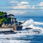 Ilustrasi - Salah satu destinasi pariwisata Bali, Tanah Lot.