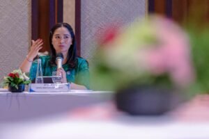 Wakil Menteri Pariwisata Ni Luh Puspa saat Rapat Koordinasi Optimalisasi Peran HOREKA dalam Pengelolaan Sampah di Provinsi Bali bersama Kementerian Lingkungan Hidup/Badan Pengendalian Lingkungan Hidup, Senin (9/6/2026), di The Meru Sanur, Bali.