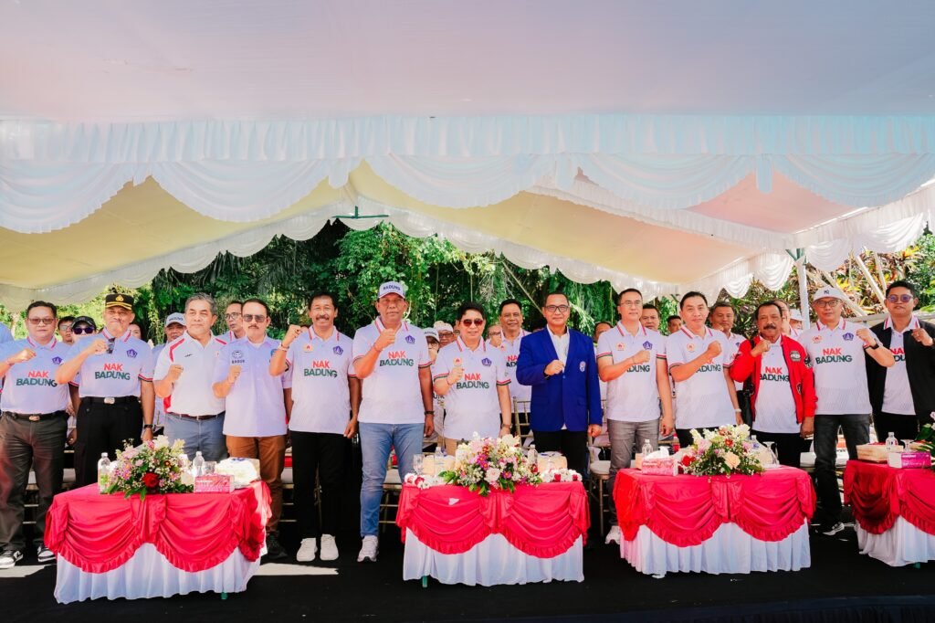Kejuaraan Piala Bupati Badung 2026 yang diawali cabang olahraga Finswimming di Kolam Renang Tirta Arum, Blahkiuh, Abiansemal, Minggu (12/7).
